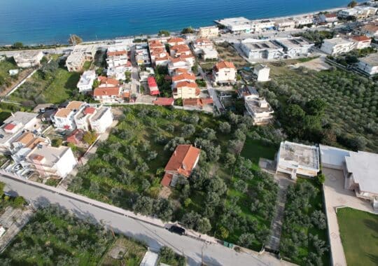 Plot in Korinthos